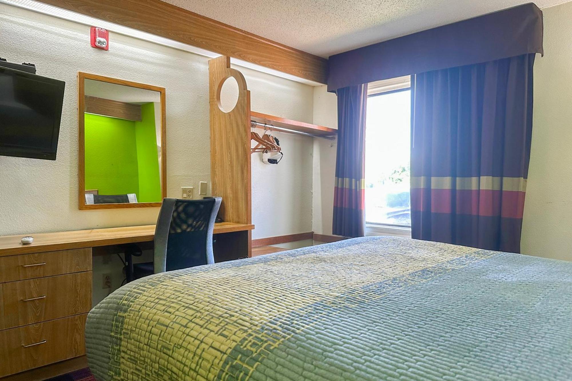 Classic Inn By Oyo I- 240 Near Memphis Airport エクステリア 写真